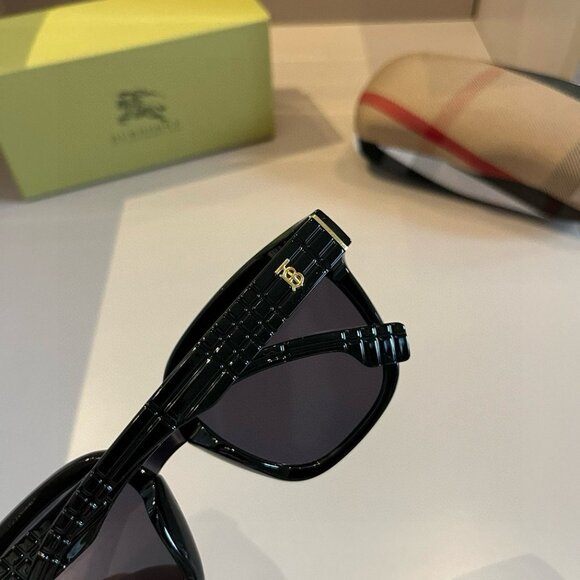 💎✨Burberry sunglasses - Picture 6 of 9